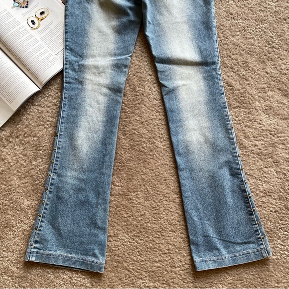 High Rise Bootcut Rivet Jeans Size: 27 - Picture 9 of 12